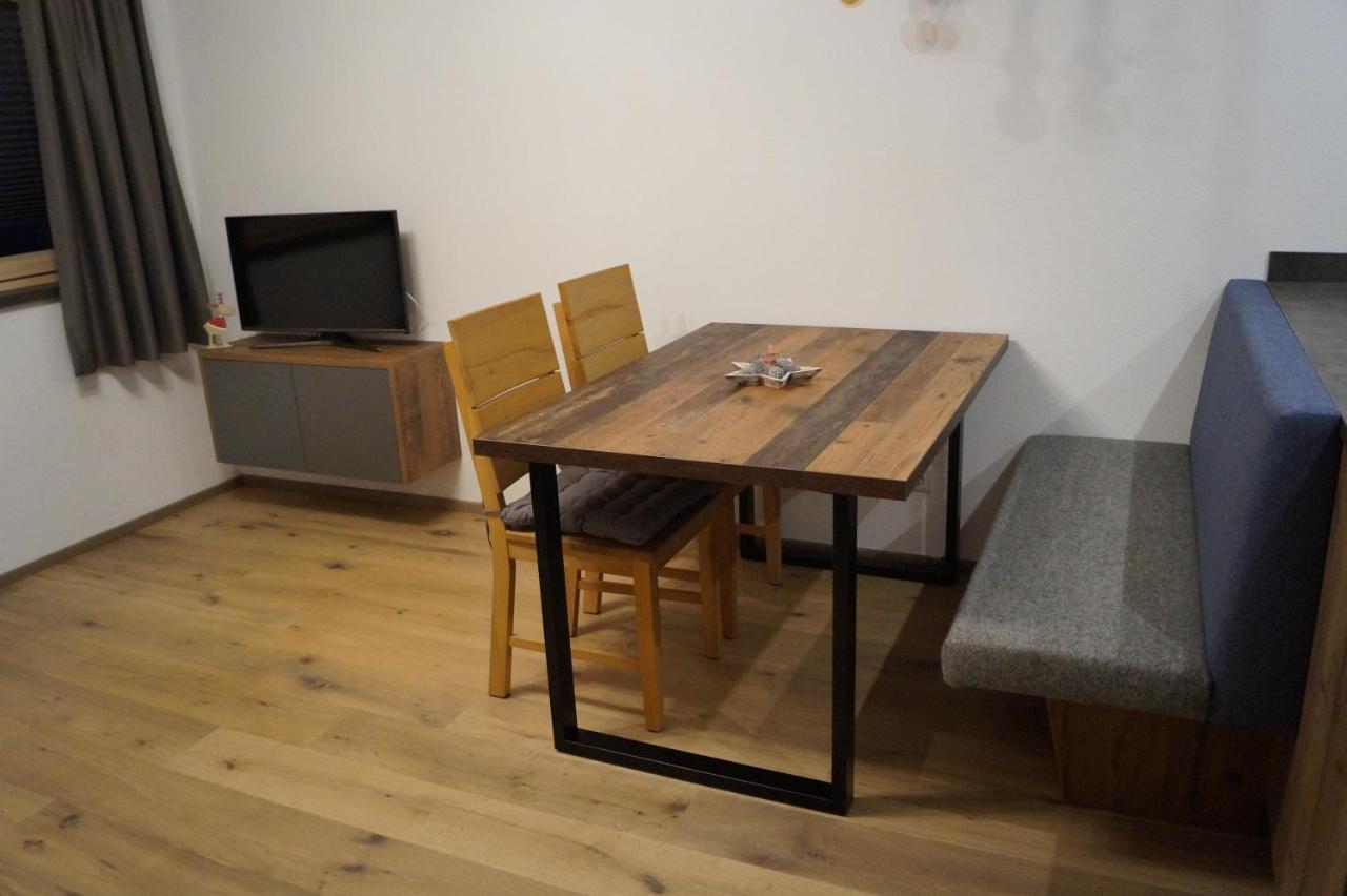Ferienwohnung Julia Pillerseetal フィーバーブルン エクステリア 写真